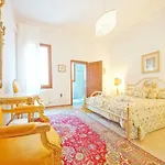 Dolcevita Apartments N 250